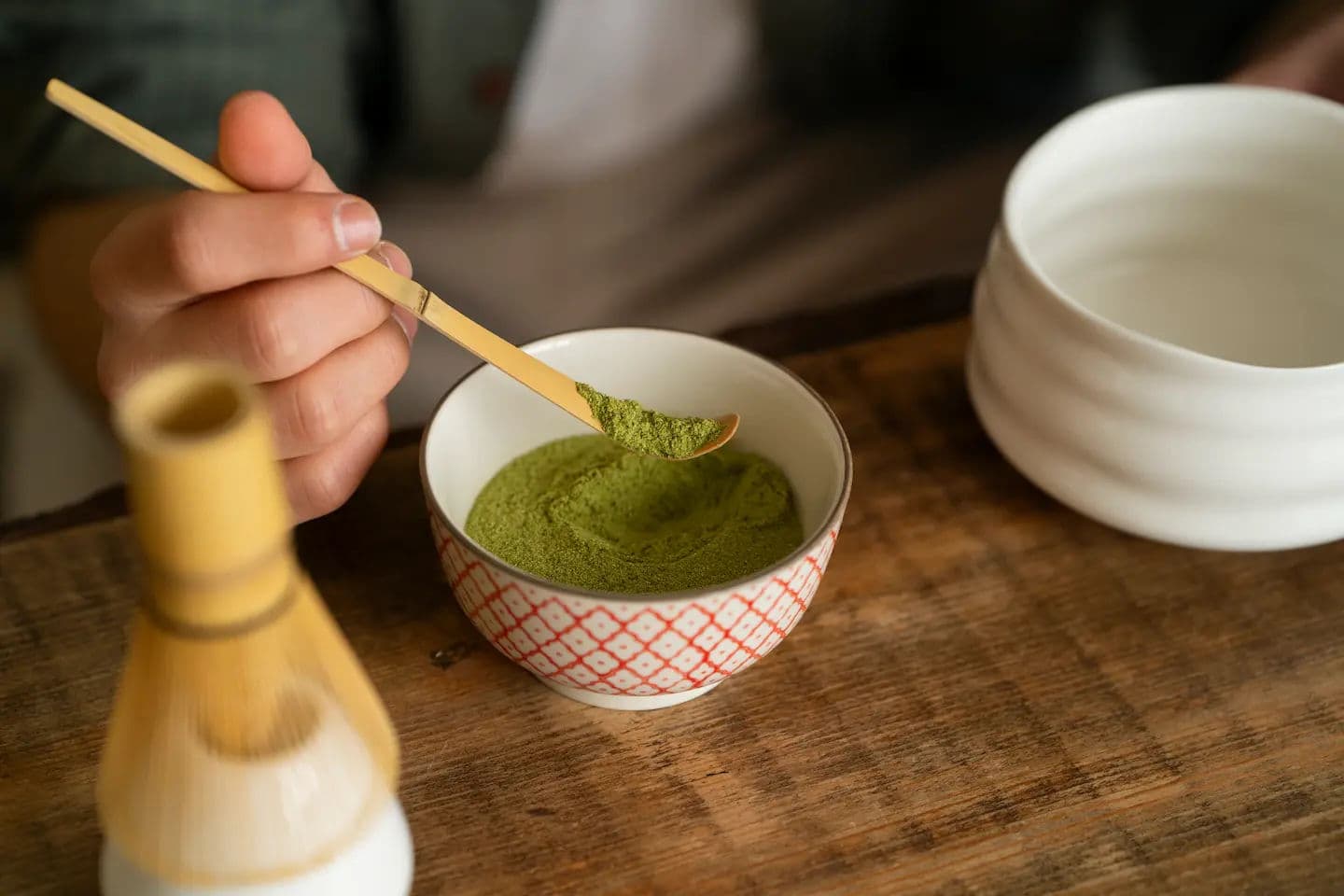 Preparando matcha